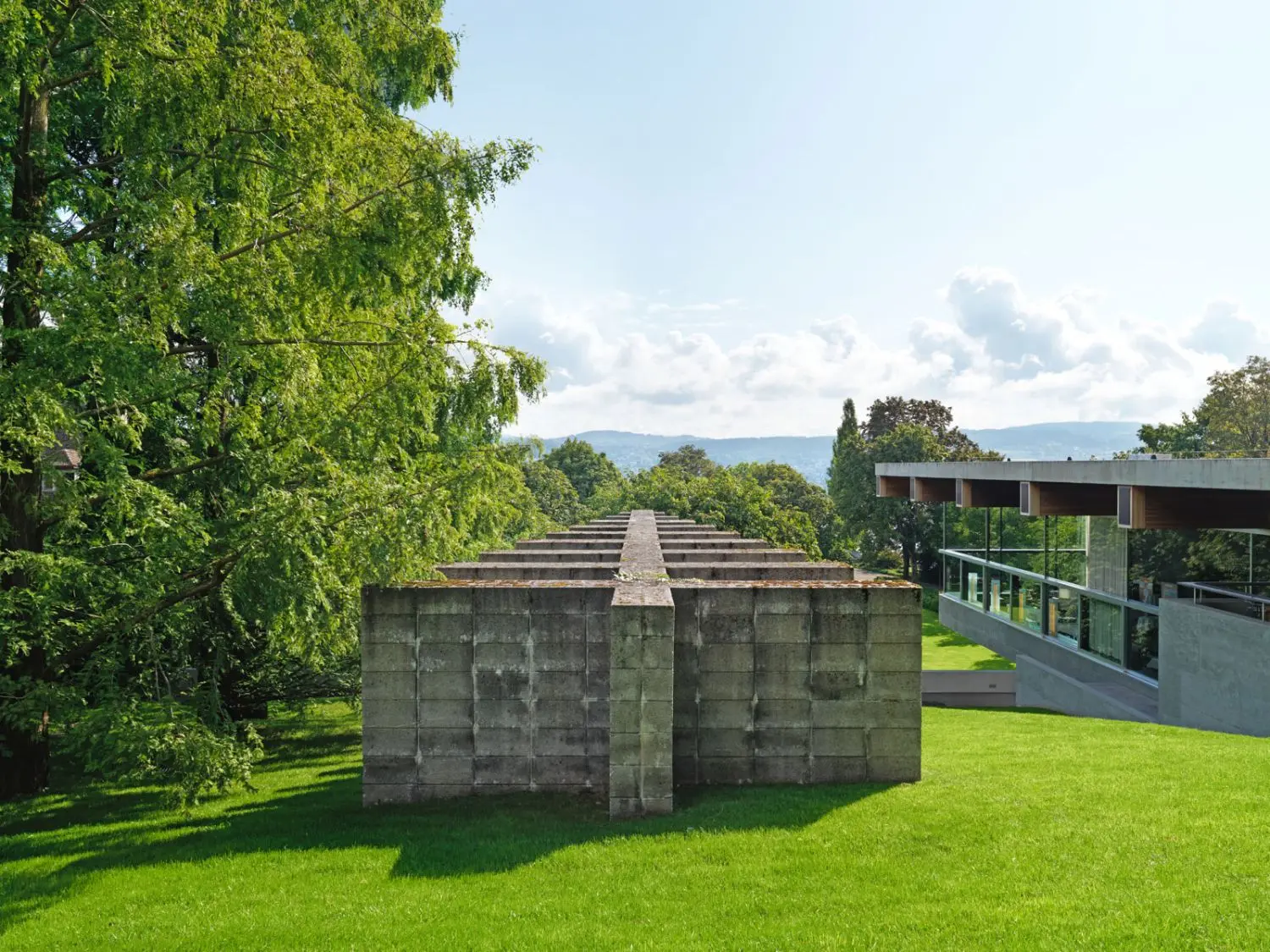 The artist believed that there is an optimum size of an artwork.